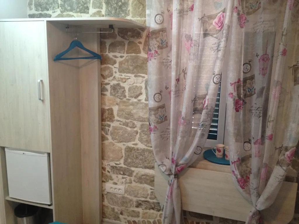 Room N&M Split Guest house