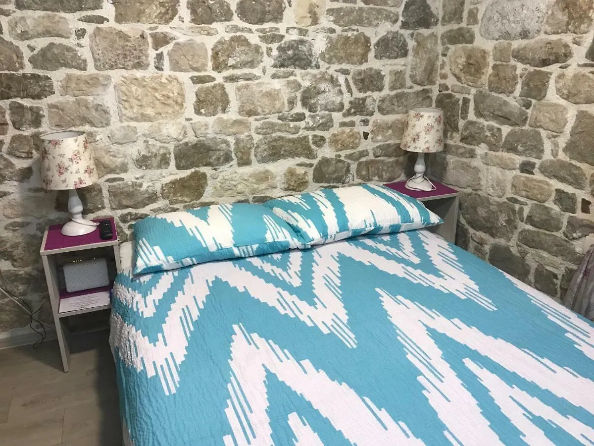 Room N&M Split 3*,